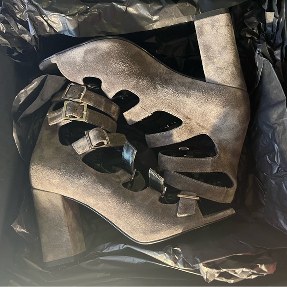 NWT Saint Laurent / YSL block heels gray suede size 35.5 / 5.5 - Picture 2 of 14